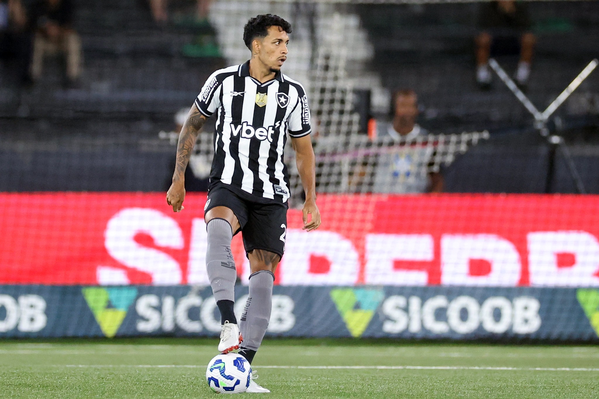 Escalação do Botafogo: time terá duas novidades na defesa para enfrentar o Internacional