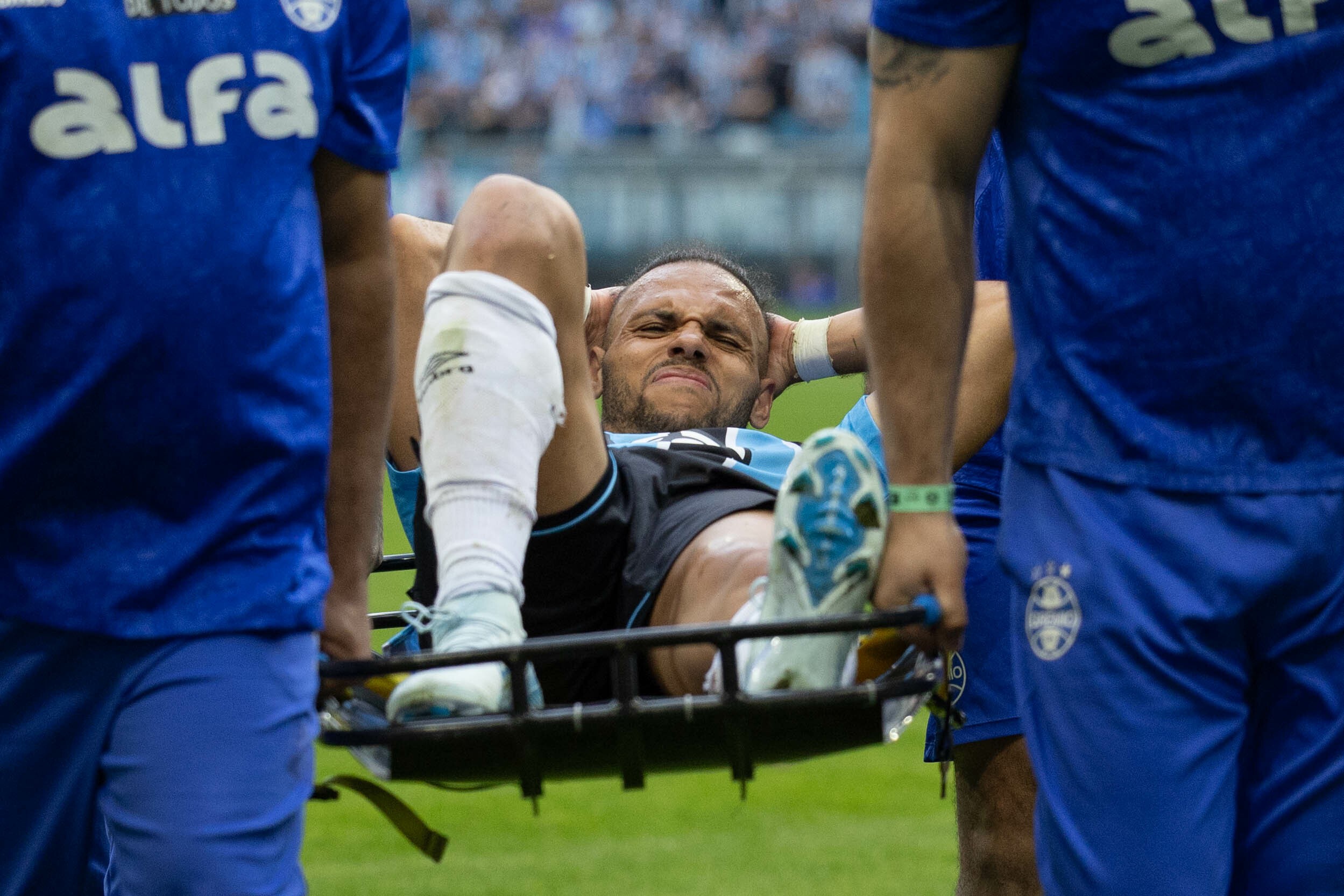 Braithwaite tem lesão grave e desfalca o Grêmio no resto do ano
