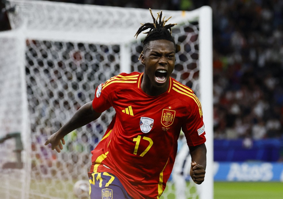 Nico Williams comemora gol pela Espanha contra a Inglaterra na final da Euro 2024 — Foto: Wolfgang Rattay/Reuters