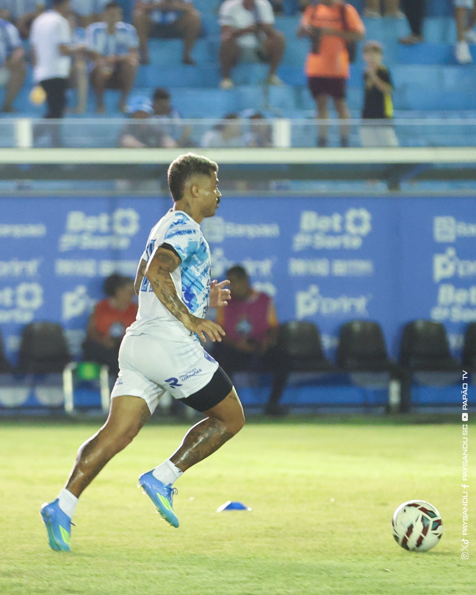 Marcinho se emociona com Paysandu e sonha com acesso: "O futebol é muito louco"