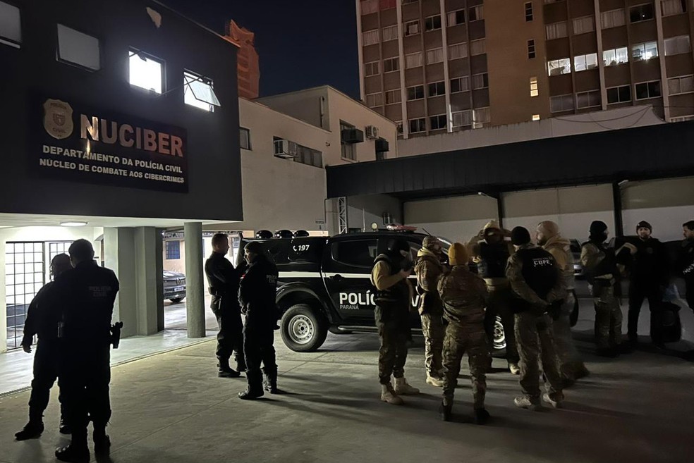 Operação da Polícia Civil contra grupo que falsificava documentos de jogadores — Foto: PCPR
