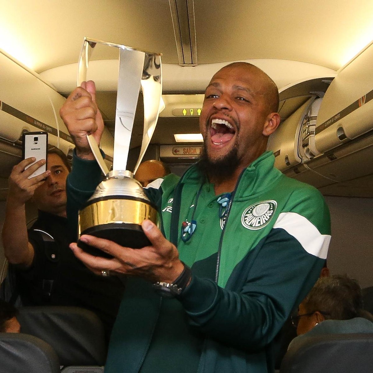 Felipe Melo, capitão do Palmeiras, ergue taça do Torneio da Flórida ...