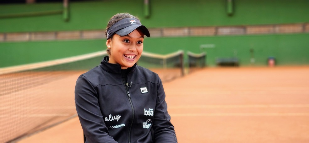 A tenista Nauhany Silva, conhecida como Naná, concede entrevista em São Paulo — Foto: Marcel Merguizo
