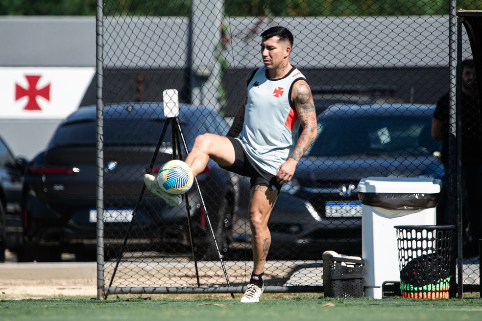 Medel em treino do Vasco — Foto: Leandro Amorim/Vasco