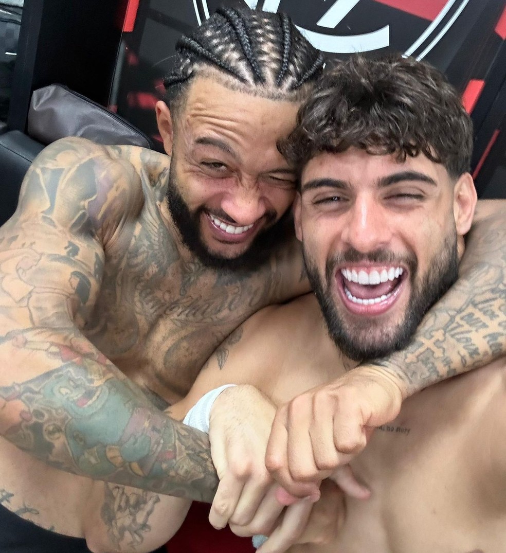 Memphis e Yuri Alberto, do Corinthians — Foto: Reprodução/Corinthians