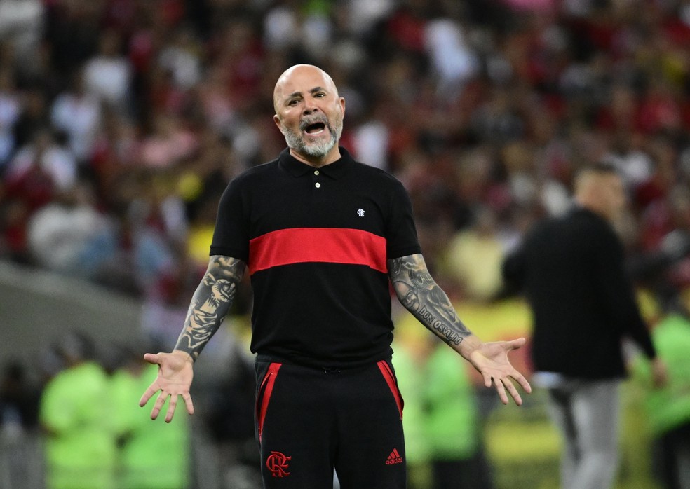 Campeão do Flamengo está com dias contados e peita Sampaoli