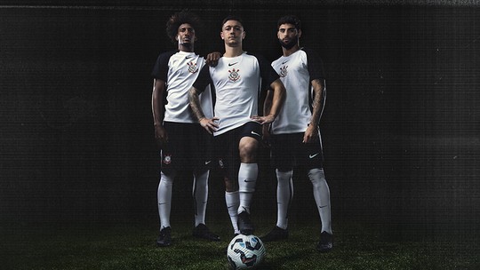 Com parceria sob risco, Corinthians e atual fornecedora já desenharam e aprovaram uniformes de 2026 - Nike tem contrato renovado automaticamente até o fim de 2029, mas vê Timão negociar com concorrente direto