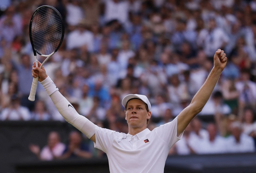Jannik Sinner comemora título em Wimbledon — Foto: REUTERS/Andrew Couldridge