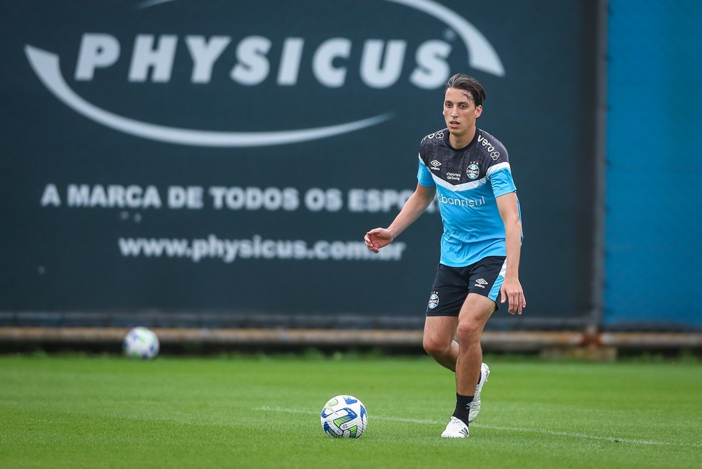 Geromel em treino do Grêmio — Foto: Lucas Uebel/Grêmio