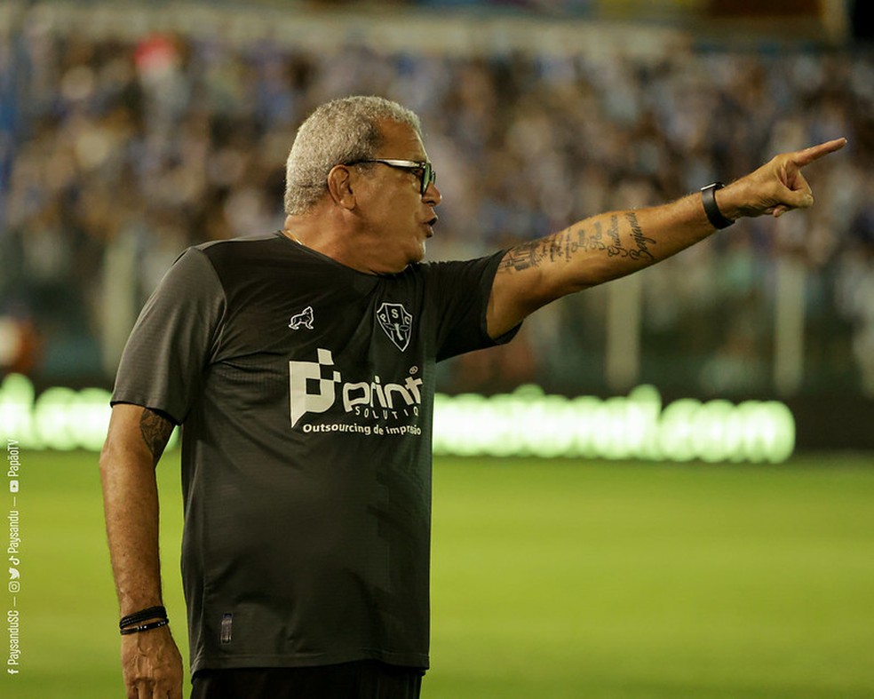 Hélio fala sobre decisões para escalar equipe antes das partidas — Foto: Jorge Luís Totti/Paysandu