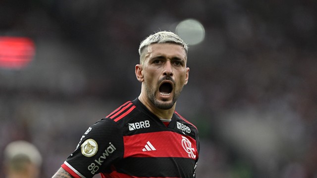 Arrascaeta comemora gol do Flamengo contra o Juventude