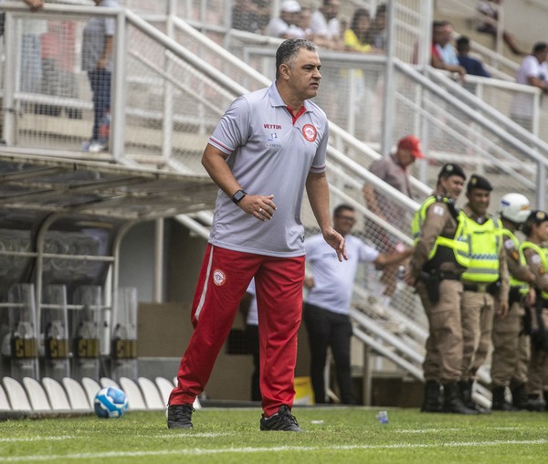 Marcelo Chamusca, após seis partidas, é demitido do comando técnico no  Náutico - Lance!