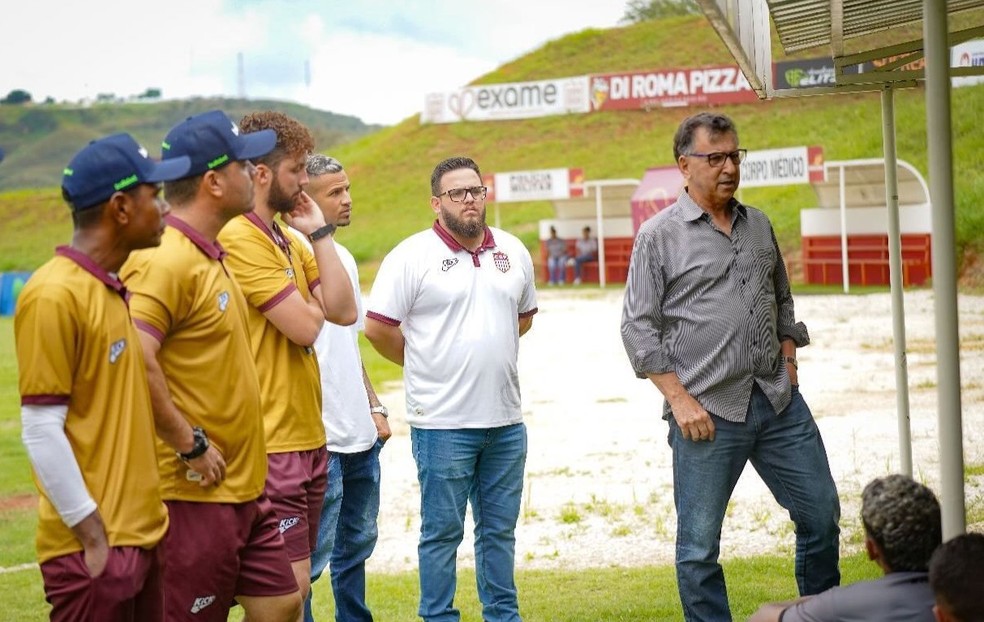 Estevam Soares ao lado de Anderson Rocha na Patrocinense — Foto: Whashington Prates