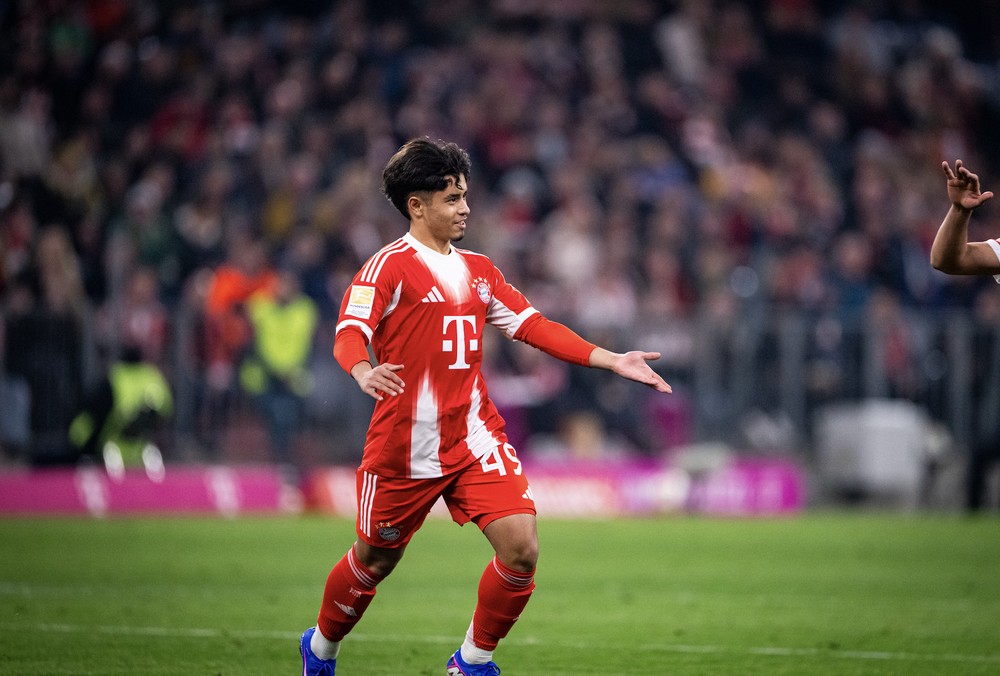 Filho de campeão do Santos em 2002 estreia no Bayern e desponta como promessa