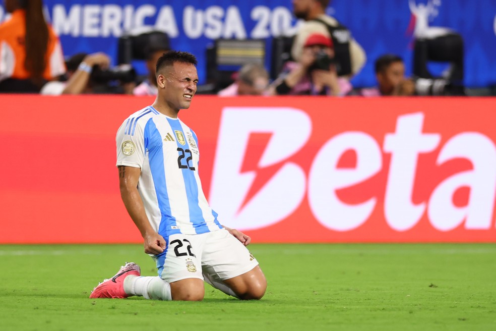 MIAMI GARDENS, FLORIDA - JULY 14: Lautaro Martinez of Argentina celebrates following the team's victory during the CONMEBOL Copa America 2024 Final match between Argentina and Colombia at Hard Rock Stadium on July 14, 2024 in Miami Gardens, Florida. (Photo by Maddie Meyer/Getty Images) — Foto: Maddie Meyer/Getty Images