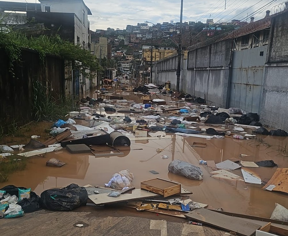 Uberabinha  tem alojamento destruído após chuvas em Juiz de Fora