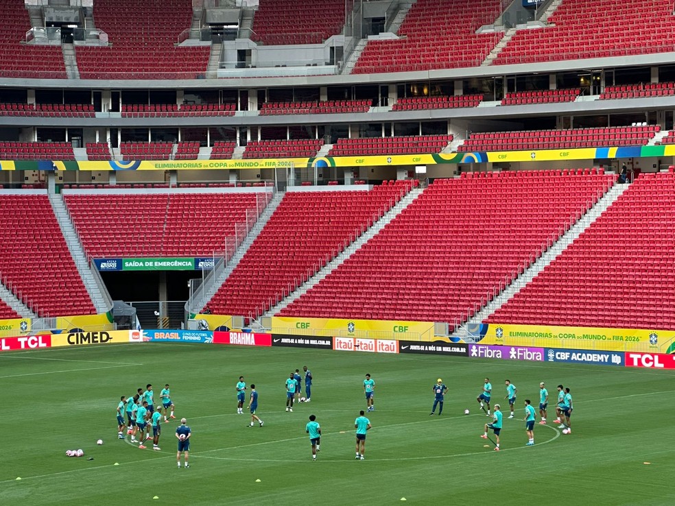 Treino da seleção brasileira no Estádio Mané Garrincha, em 2024 — Foto: Bruno Cassucci