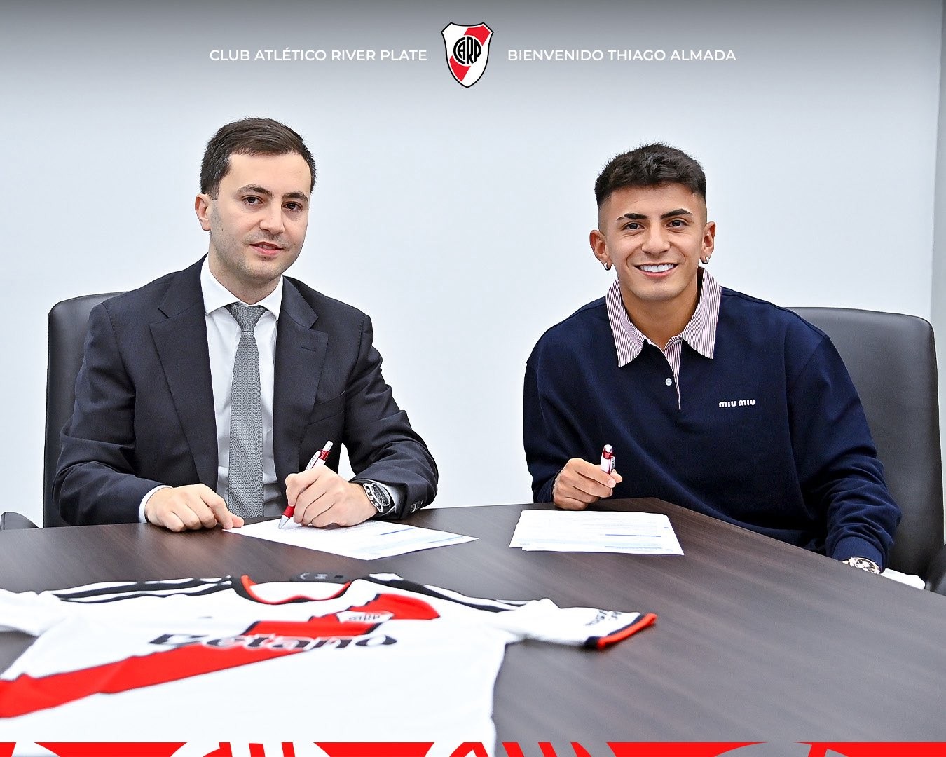 River Plate anuncia Thiago Almada