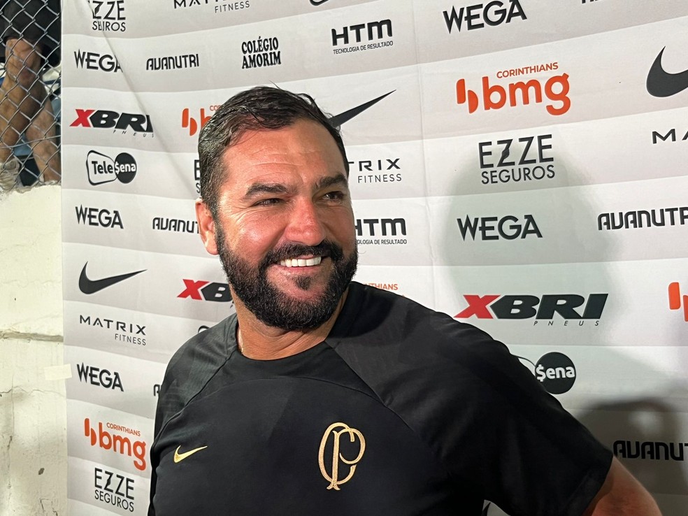 Danilo em entrevista coletiva após o jogo do Corinthians contra o Marília, pela Copinha — Foto: César Santana