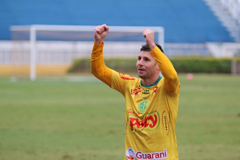 Em 2019, João Denoni defendeu o Mirassol — Foto: Marcos Freitas/Mirassol FC