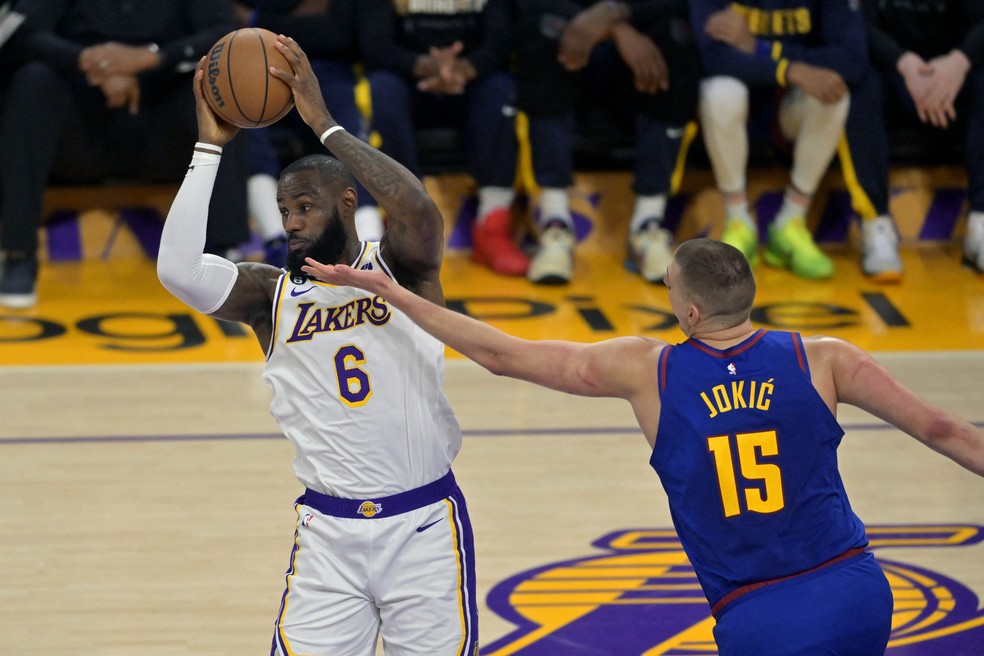 Assistir um jogo do Los Angeles Lakers da NBA - 2023