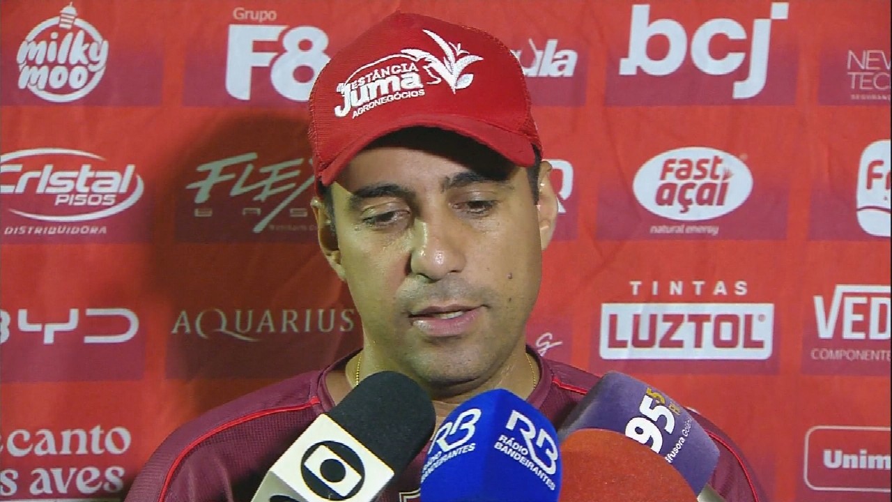 Vice do Vila Nova questiona arbitragem após virada sofrida nos acréscimos: 'Tem coisa aí'