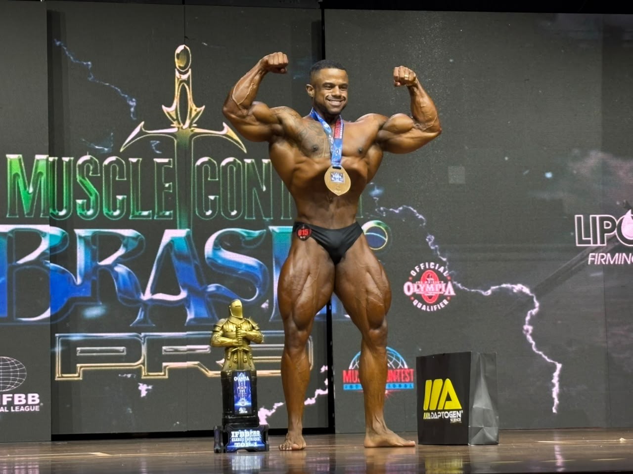 Livinho domina palco e fatura título da Classic Physique no Mr. Olympia Brasil