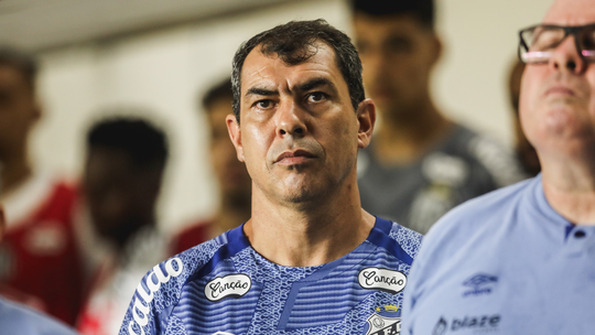 Carille pede atenção e elogia Morelos: "Dificilmente desisto de jogador" - Foto: (Reinaldo Campos/AGIF)