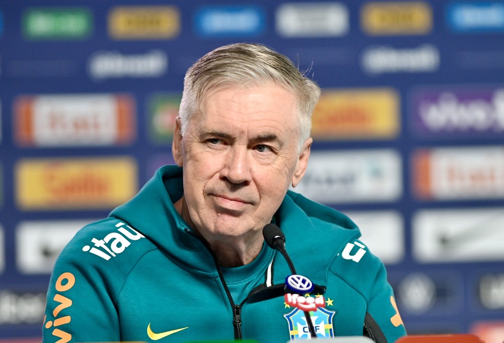 Carlo Ancelotti coletiva da seleção brasileira — Foto: André Durão