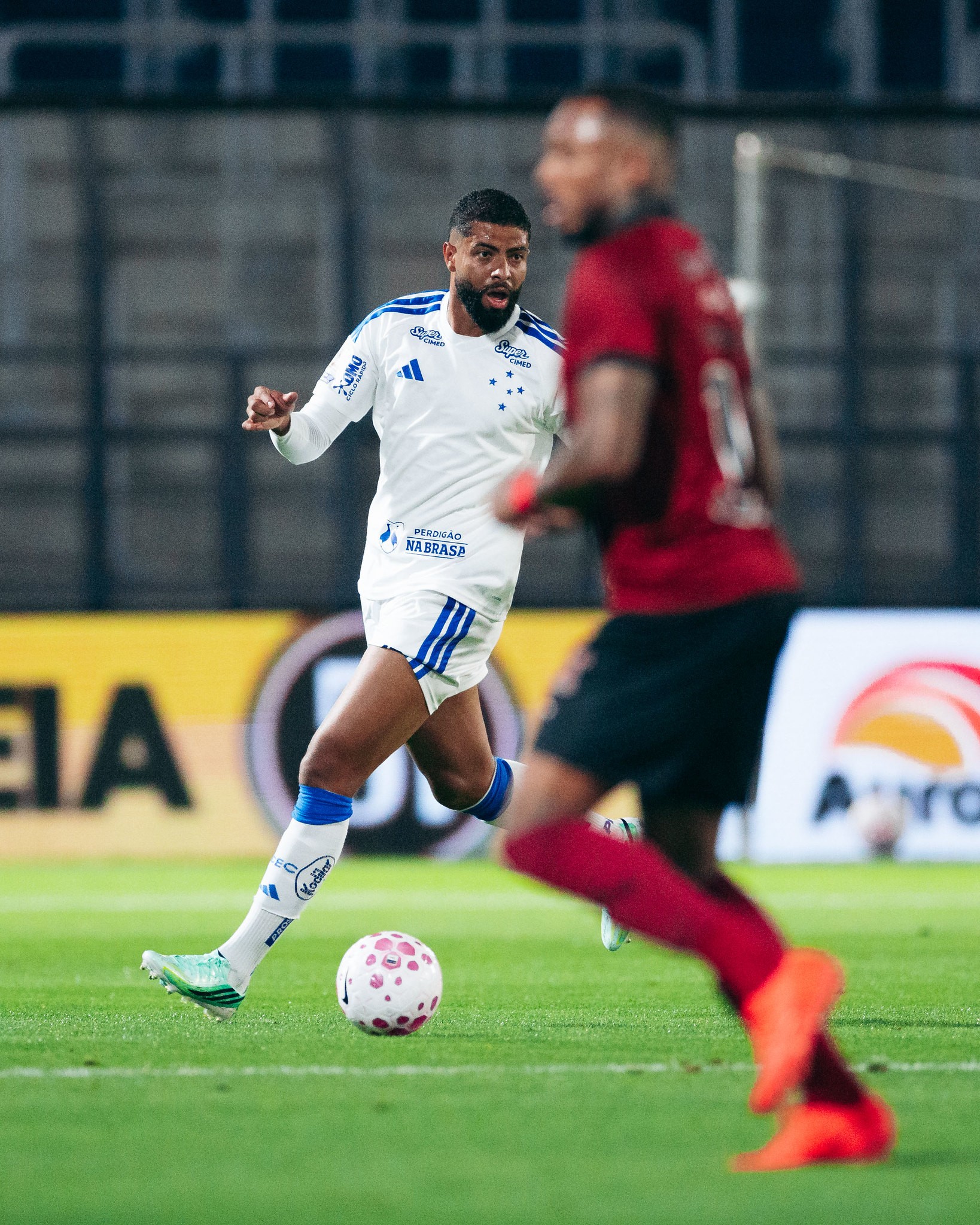 Bolas paradas e recomposições débeis tiram Cruzeiro da zona da Libertadores