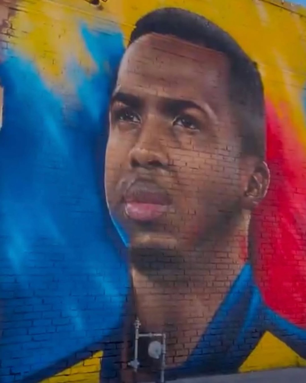 Mural com Willian Pacho em Kansas City