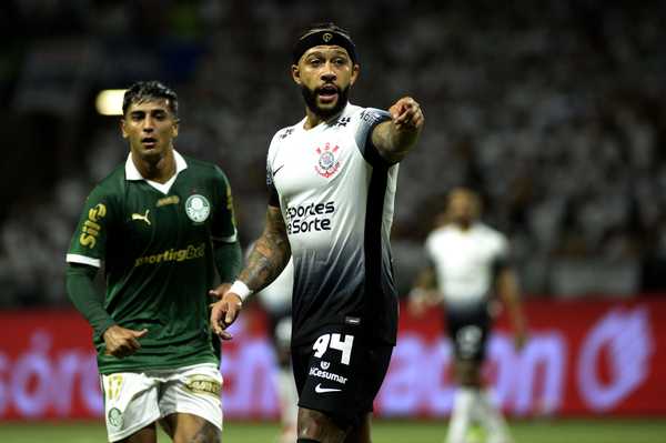 CRESCENDO DE PRODUÇÃO! Atuação de Memphis no Dérbi anima e Corinthians quer elevar o nível