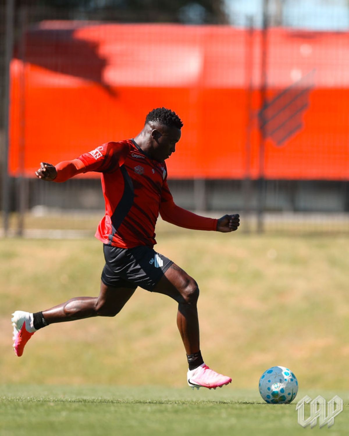 Athletico tem dúvidas na defesa e desfalque contra o São Paulo; veja provável escalação