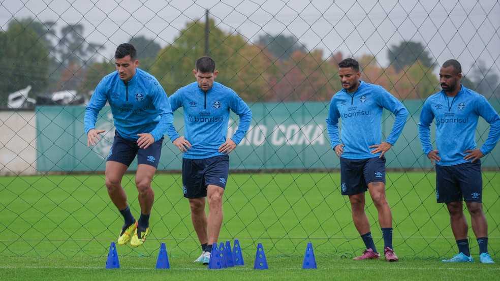 Jogadores do Grêmio em treino no CT do Coritiba — Foto: Luiz Eduardo Muniz/Grêmio FBPA