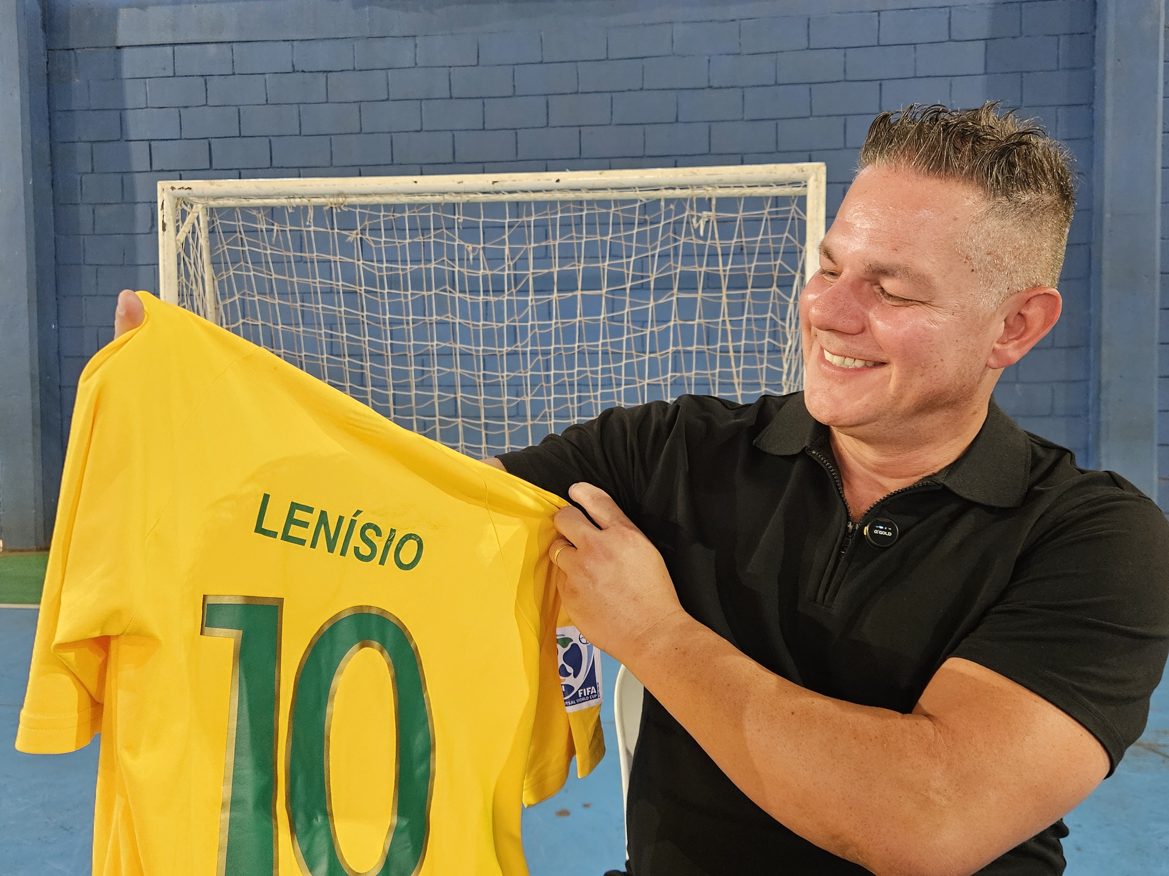 Lembra dele? Campeão mundial, Lenísio usa lições do futsal para mudar de profissão aos 50 anos
