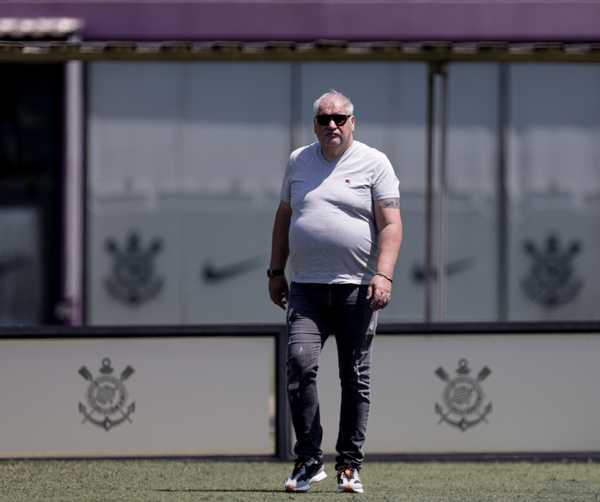 Corinthians anuncia novo treinador em contratação confirmada pelo Diretor do clube.