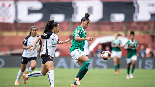 Lance de Corinthians x Palmeiras pela final do Paulistão Feminino 2025