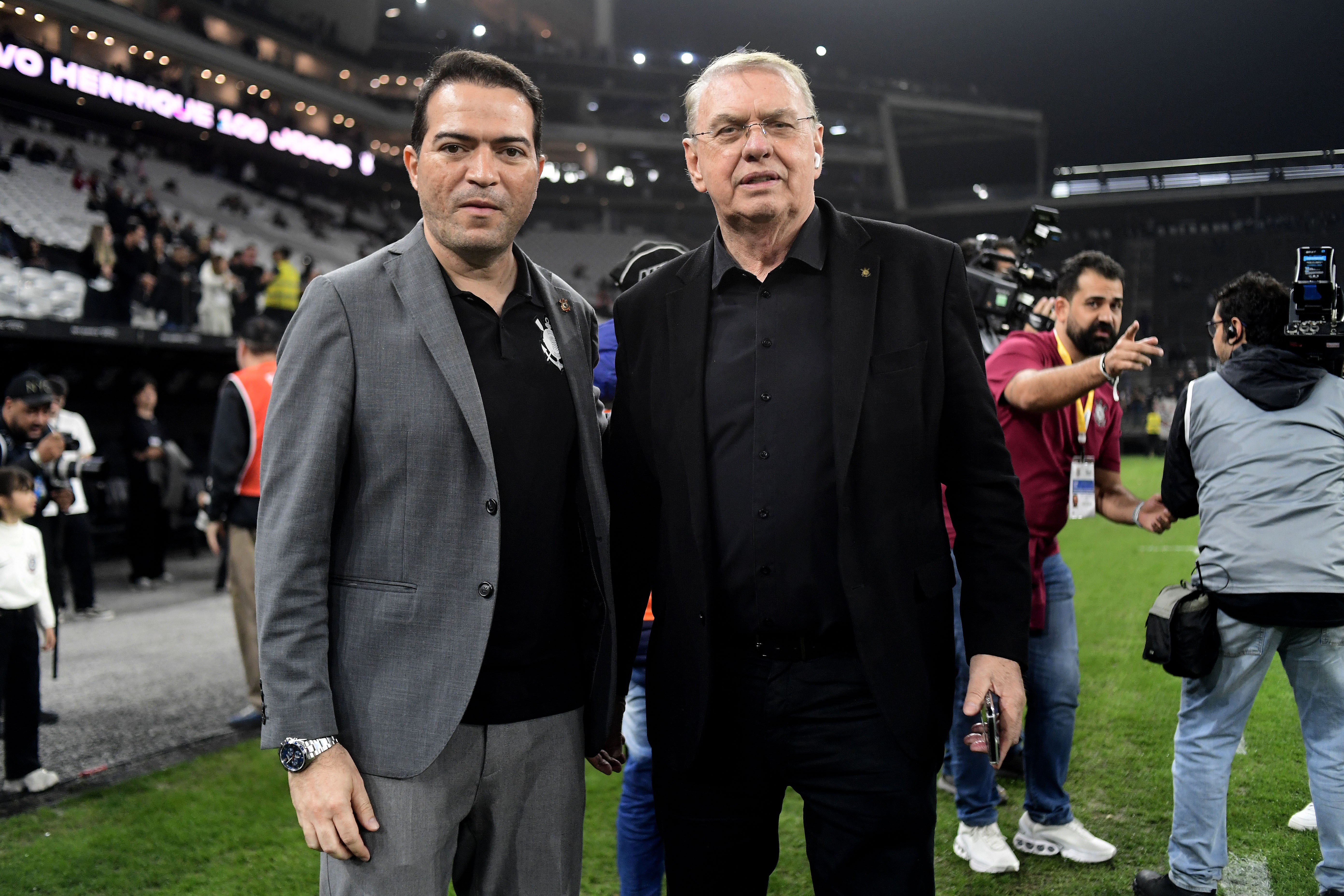 Corinthians mira mais de cem milhões em vendas na janela de transferências