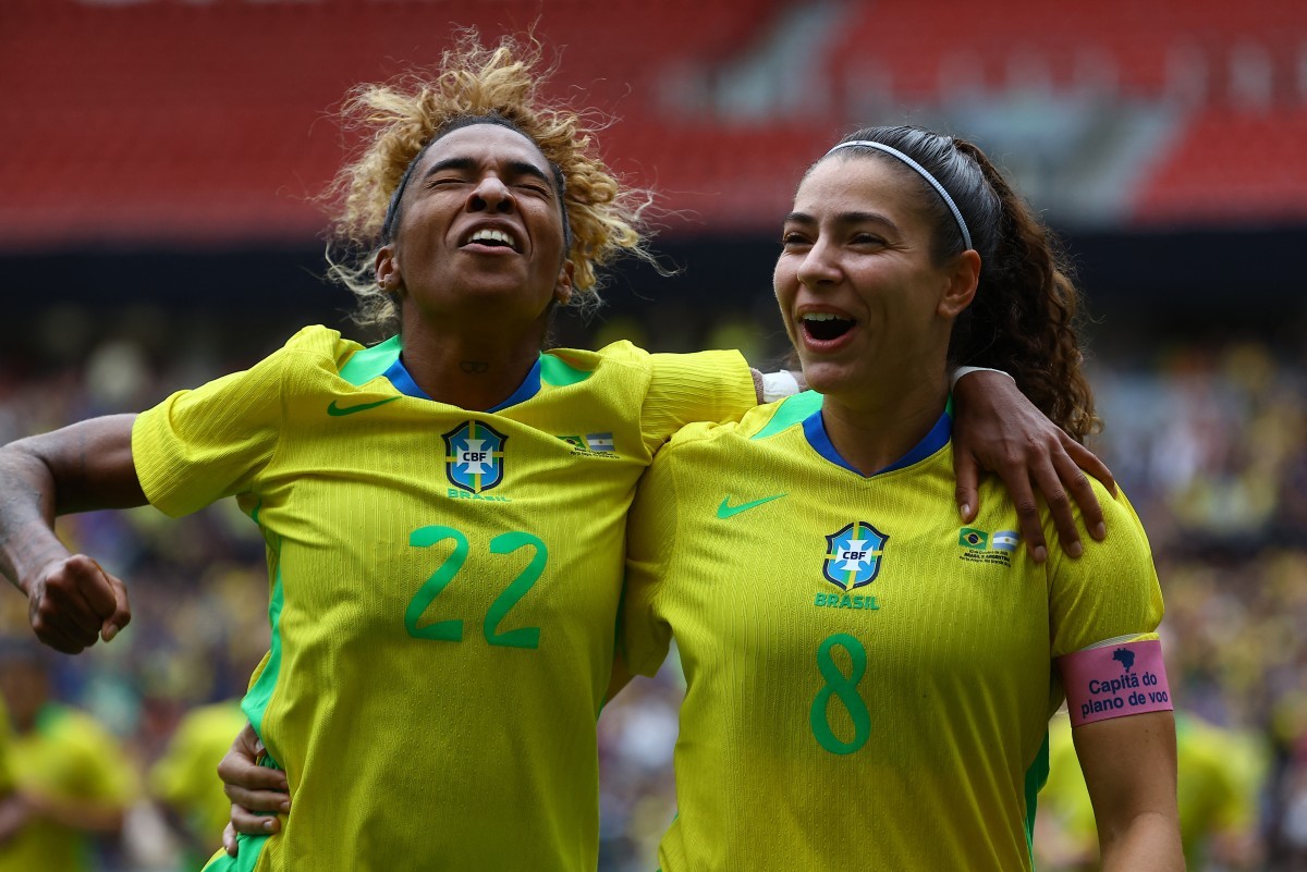 Iglesias elogia vitória do Brasil contra a Argentina e atmosfera no Beira-Rio: "Torcida empurrou"
