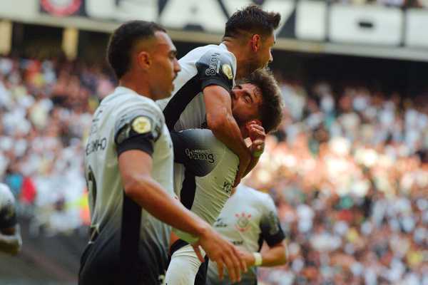 Eficiência tática: Corinthians brilha com três zagueiros e gol de Romero.