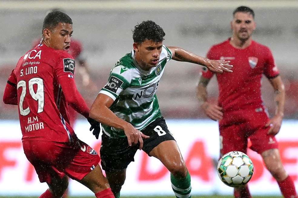 Matheus Nunes em ação na vitória do Sporting sobre o Gil Vicente em 2021 — Foto: EFE