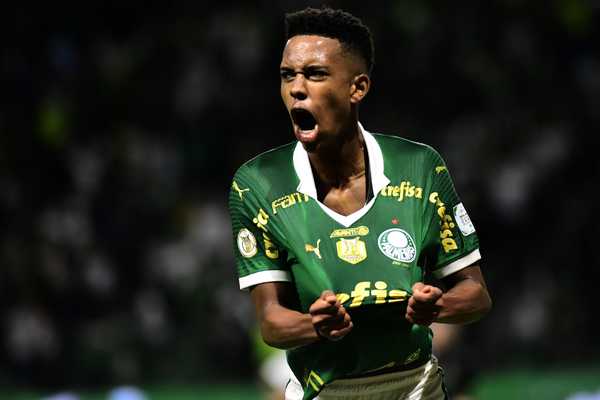 Artilheiro estrela do Palmeiras busca nova arrancada no Brasileirão para torcedores felizes