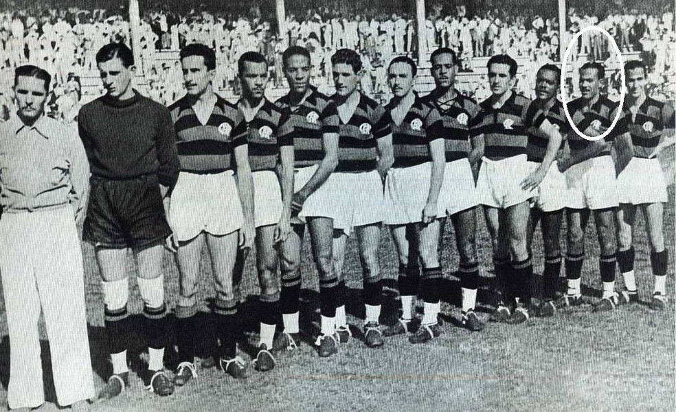 Flamengo, mistrz z 1939 roku. Jarbas jest przedostatni w kolejce. — Zdjęcie: Archiwum