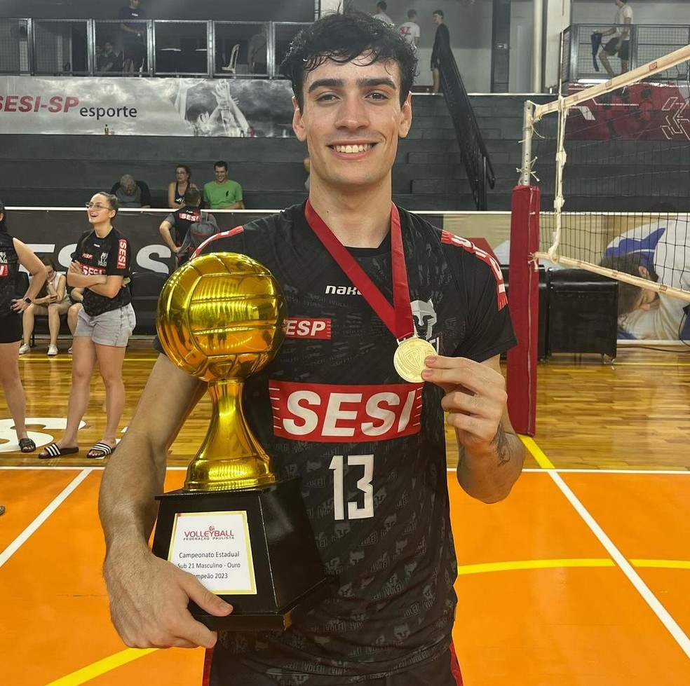 Kauã Baumgarten em conquista do Sesi-Bauru no Paulista Sub-21 — Foto: Reprodução/Instagram