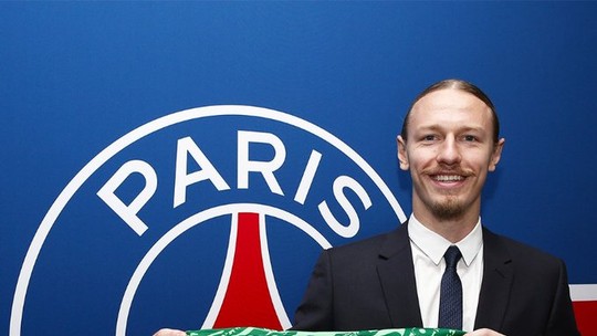 PSG contrata goleiro russo Matvey Safonov, do Krasnodar