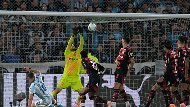 Rossi faz grande defesa - Racing x Flamengo