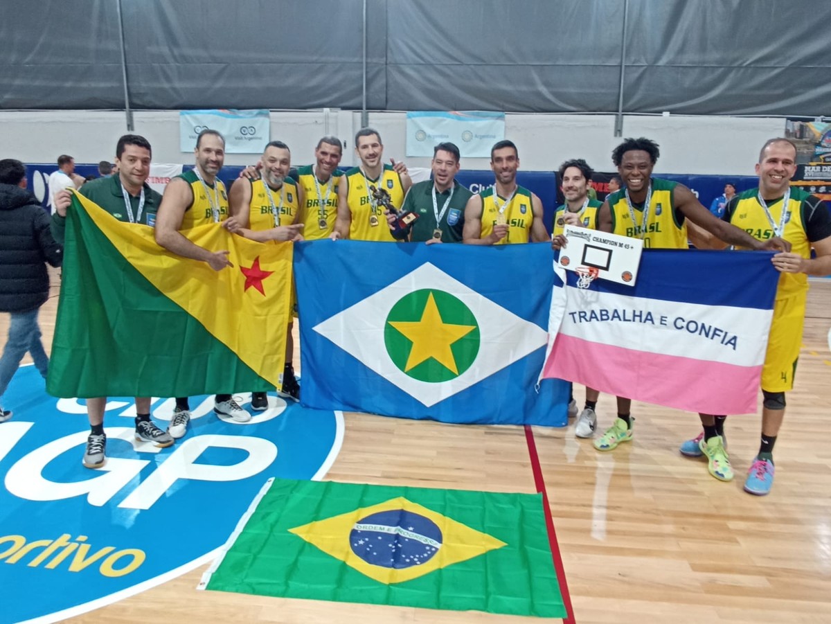 Brasil arrasa Argentina e conquista bronze no basquete CR
