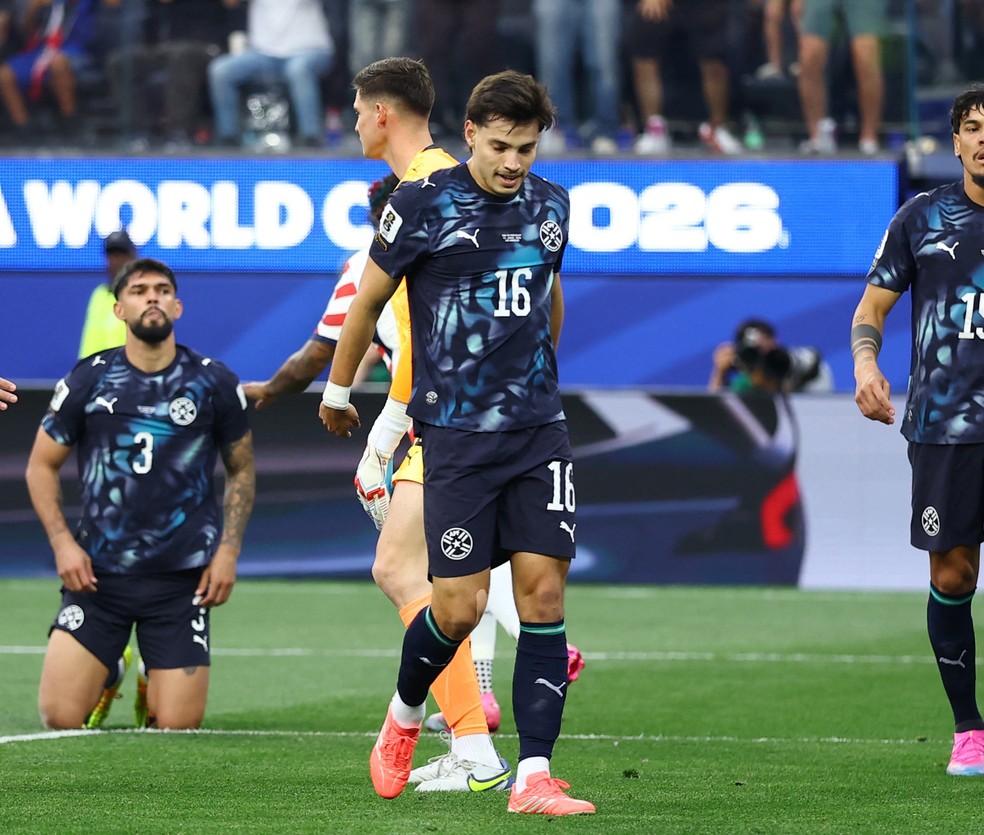 Eliminação do Paraguai na Copa antecipa reapresentação de Bobadilla no São Paulo