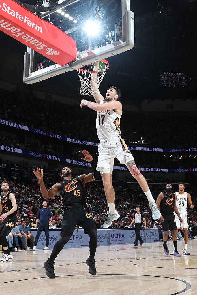 NBA: Karlo Matkovic, dos Pelicans, conclui dunk com giro de 360º no ar ...