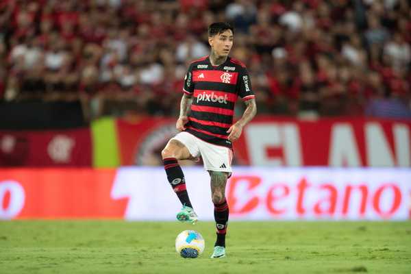 Pulgar e Ayrton Lucas retornam ao time do Flamengo para enfrentar o Criciúma